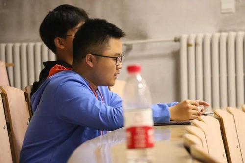 持骋舞台,话统梦想